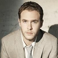 Iain De Caestecker